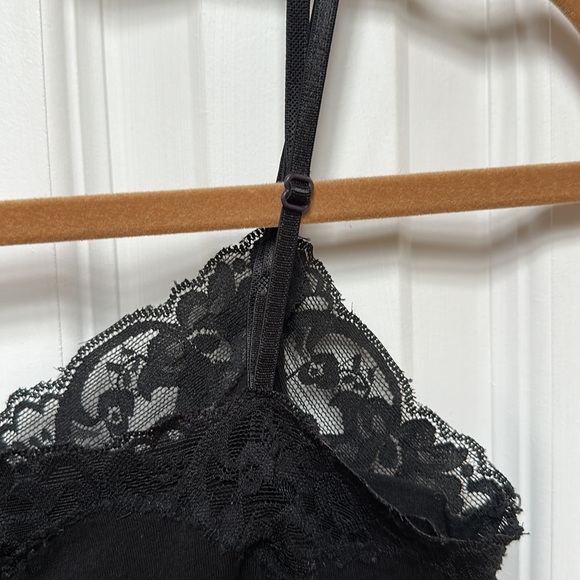 Lucky Brand Black Cami with Lace - Picture 4 of 6